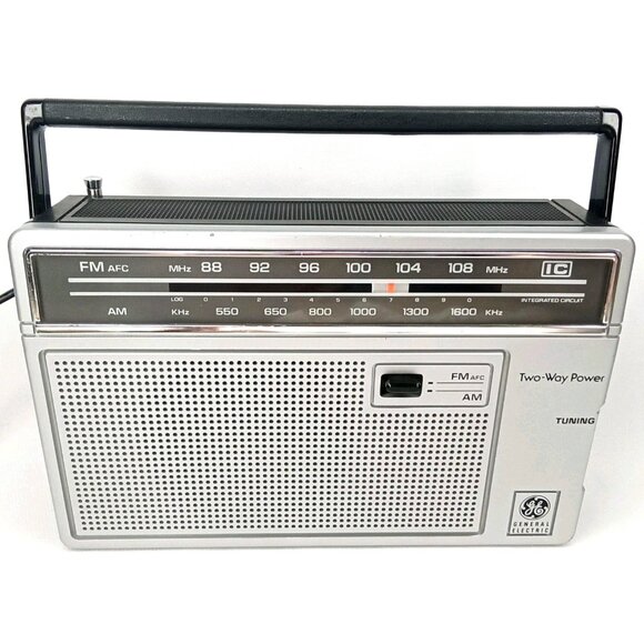 Vintage AM/FM AFC Portable Broadcast Radio General Electric 7-2660C Gray 1980s - Picture 1 of 16